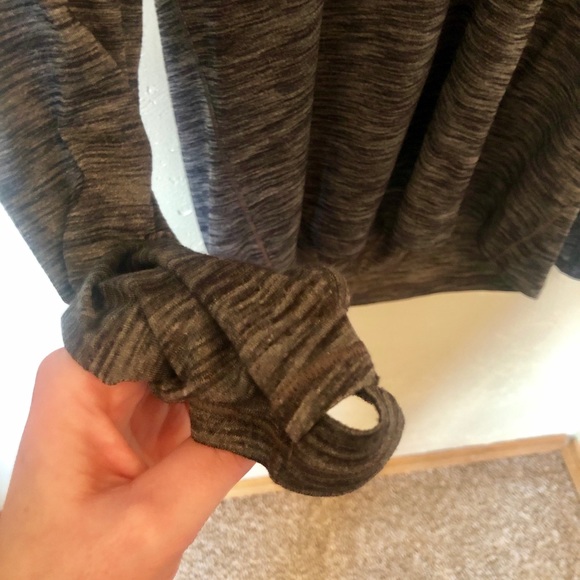 Lulu Lemon loose layering top - Picture 3 of 5